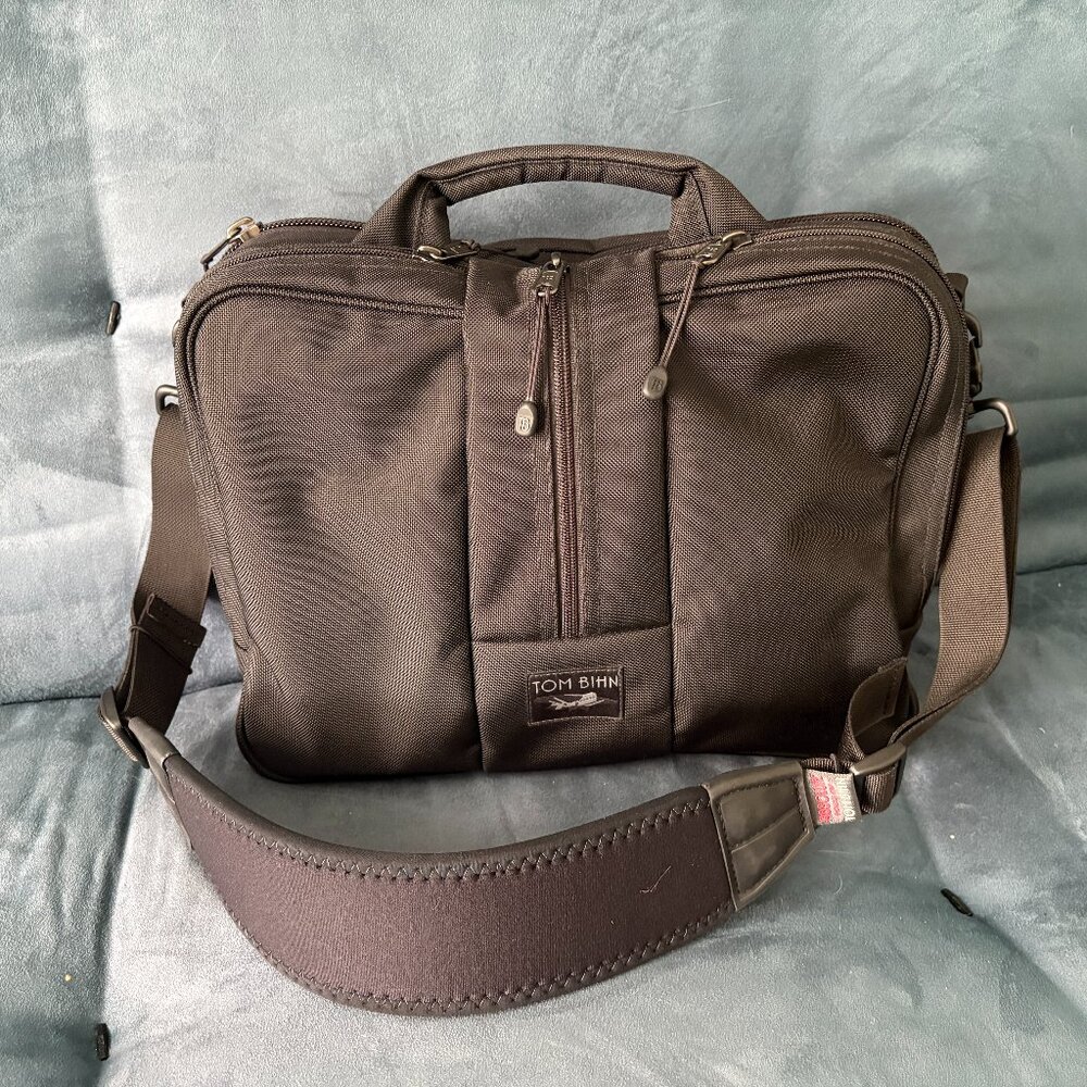 Tom Bihn Pilot Black Ballistic/Northwest Sky with Absolute Shoulder Strap NWOT